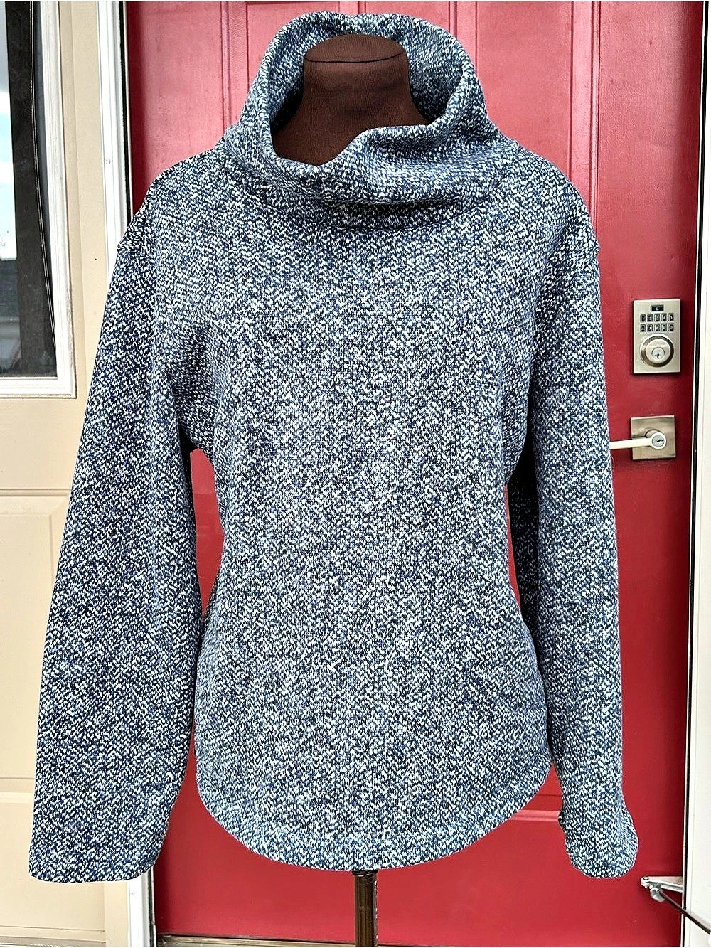 NWOT AVALANCHE sXLCowl Neck Fleece Pullover Blue & White-side zip pockets-soft!